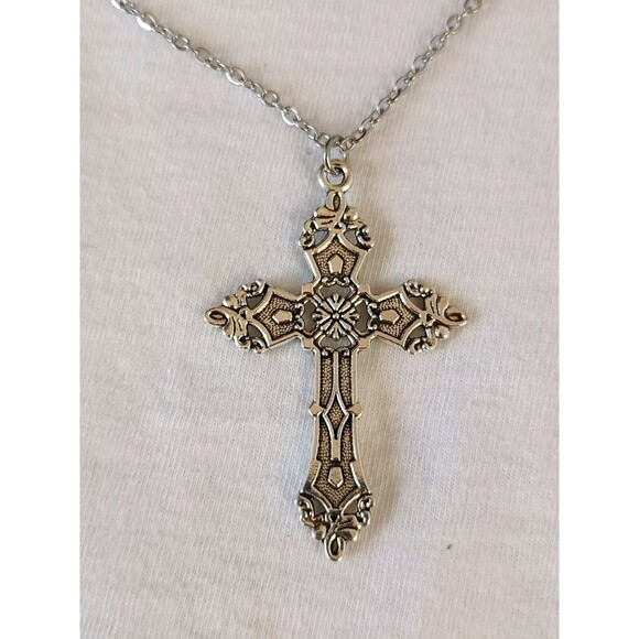 Vintage Style European Cross Pendant Necklace 20 Inches Stainless Steel - Picture 2 of 5